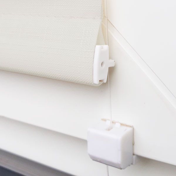 Нижнее крепление на окно. Ролеты Лён